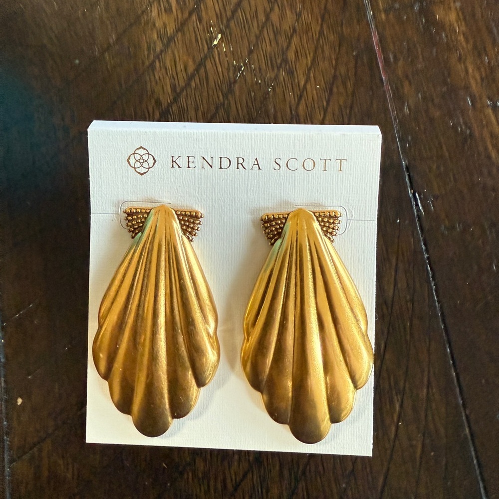 Kendra Scott Alexa Vintage Gold Statement Shell Earrings